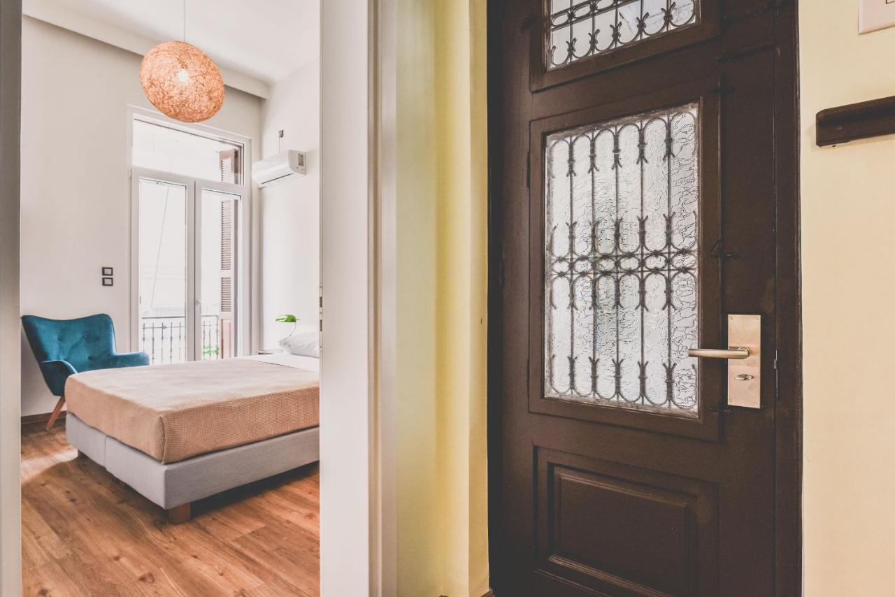 Neoclassical Apartment Near Acropolis - Livingstone Crystal アテネ エクステリア 写真
