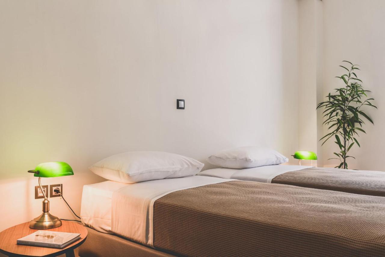 Neoclassical Apartment Near Acropolis - Livingstone Crystal アテネ エクステリア 写真